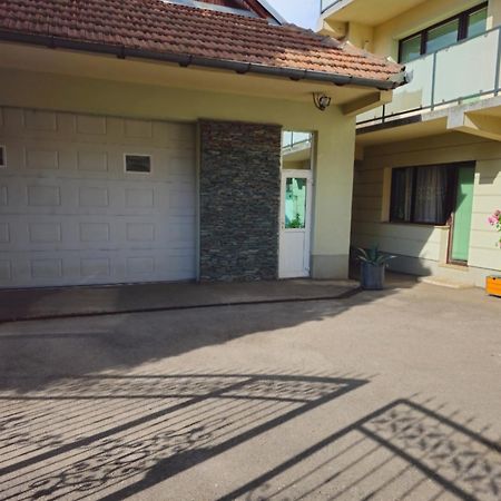 Peaceful Vacation Villa & Garden Sarajevo Ngoại thất bức ảnh