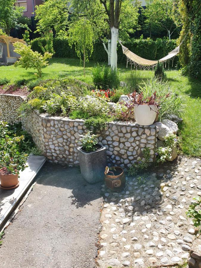 Peaceful Vacation Villa & Garden Sarajevo Ngoại thất bức ảnh