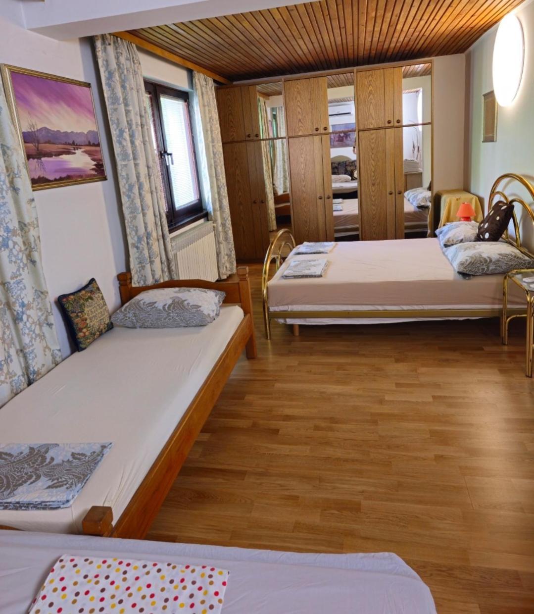 Peaceful Vacation Villa & Garden Sarajevo Ngoại thất bức ảnh