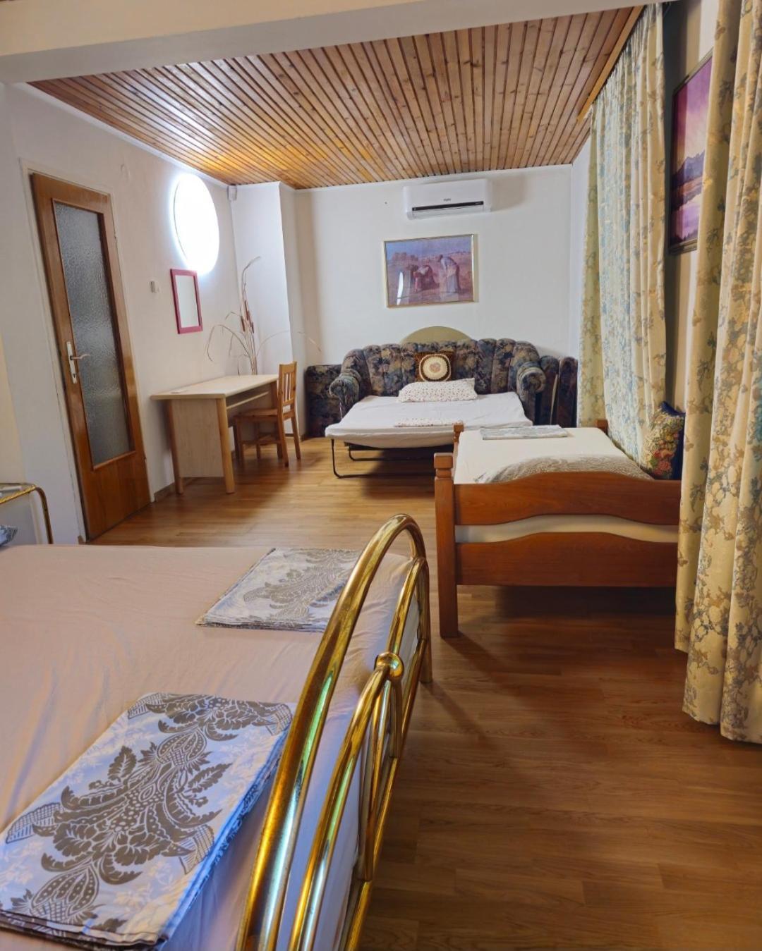 Peaceful Vacation Villa & Garden Sarajevo Ngoại thất bức ảnh