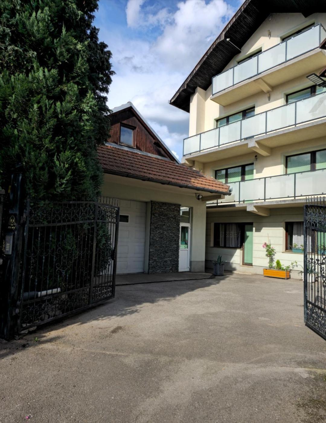 Peaceful Vacation Villa & Garden Sarajevo Ngoại thất bức ảnh