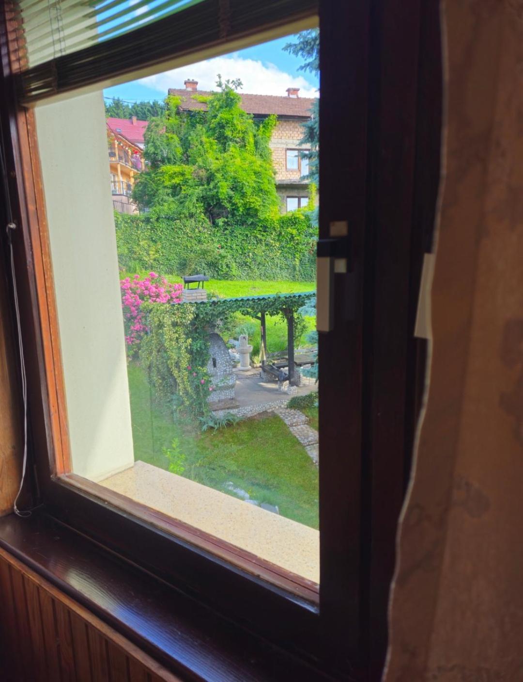Peaceful Vacation Villa & Garden Sarajevo Ngoại thất bức ảnh