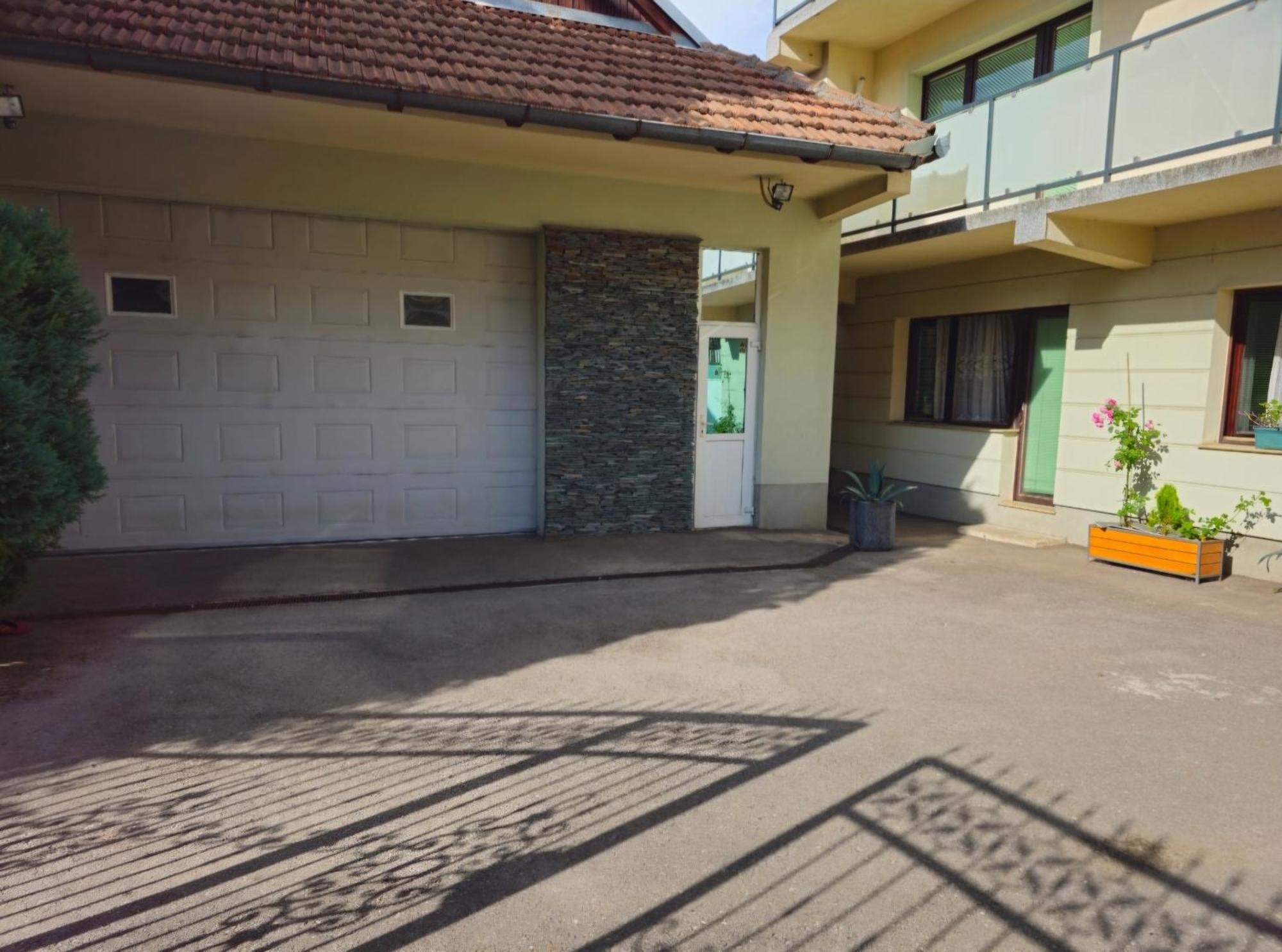 Peaceful Vacation Villa & Garden Sarajevo Ngoại thất bức ảnh
