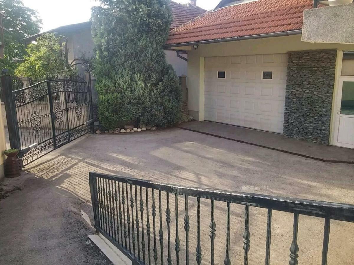 Peaceful Vacation Villa & Garden Sarajevo Ngoại thất bức ảnh
